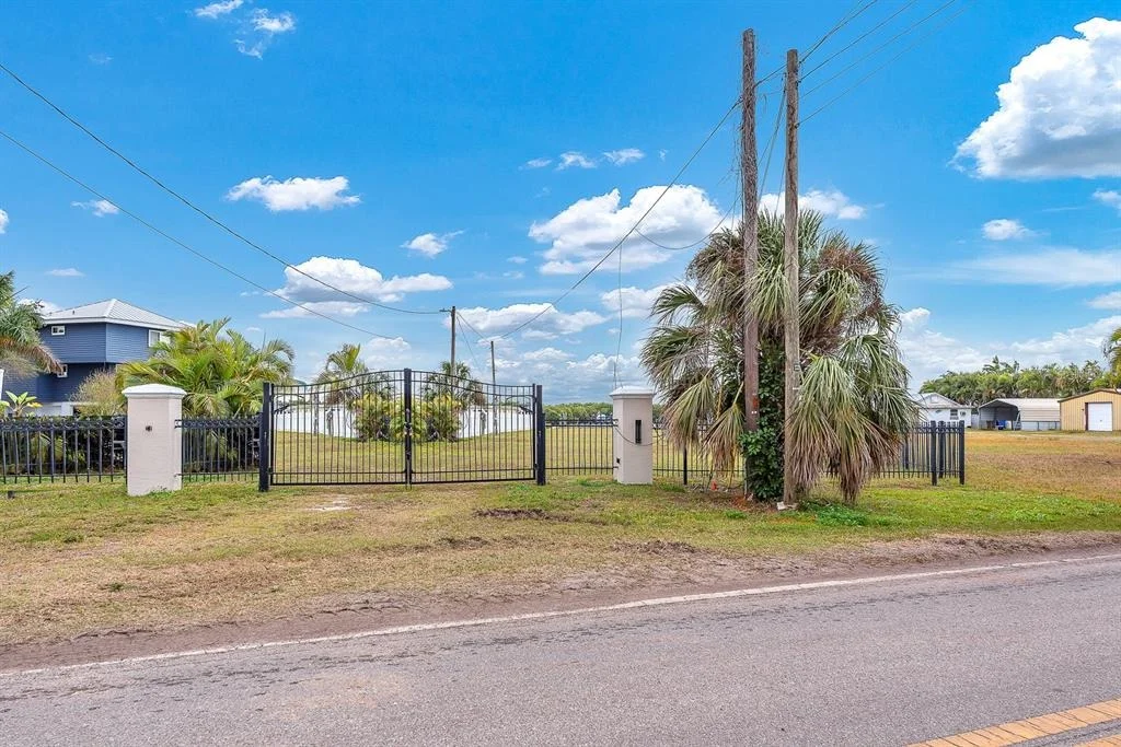 Photo of 3304 W SHELL POINT ROAD
