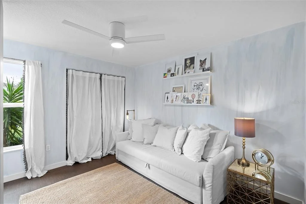 Photo of 319 BEARDED OAKS CIRCLE