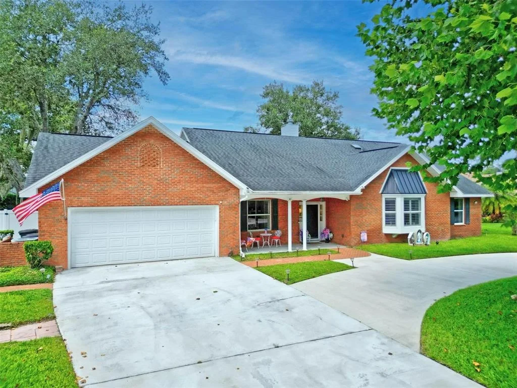 Photo of 27 WINDING CREEK WAY