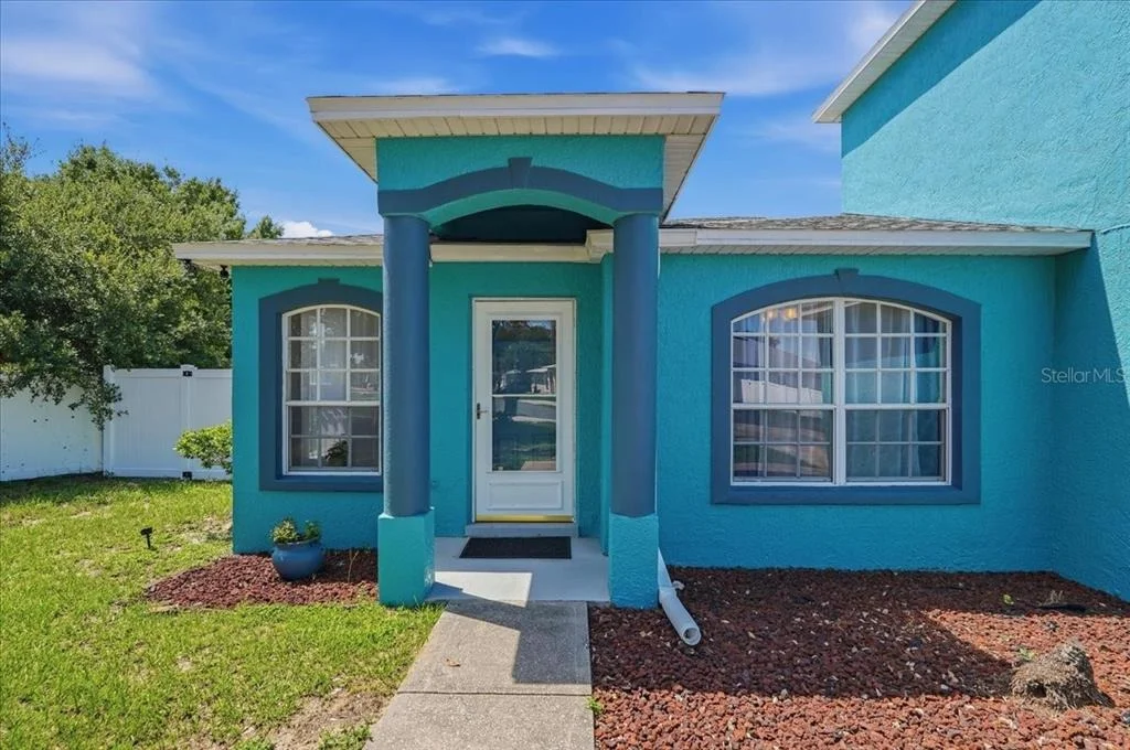 Photo of 372 LAKE DAISY CIR