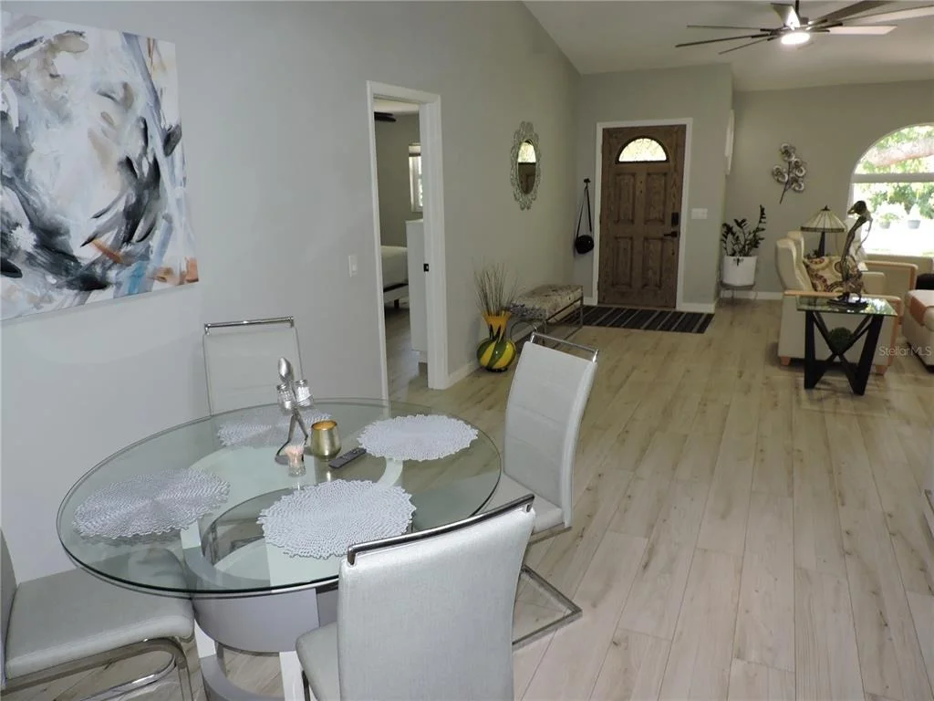 Photo of 905 COLONIAL ROAD