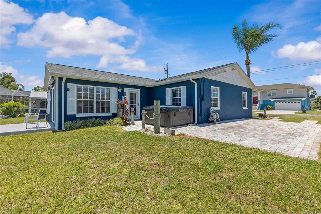 Photo of 3388 OLEANDER DRIVE