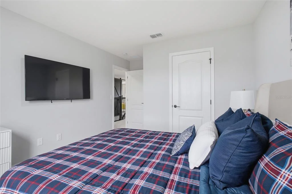 Photo of 5030 SHADY PINES DRIVE