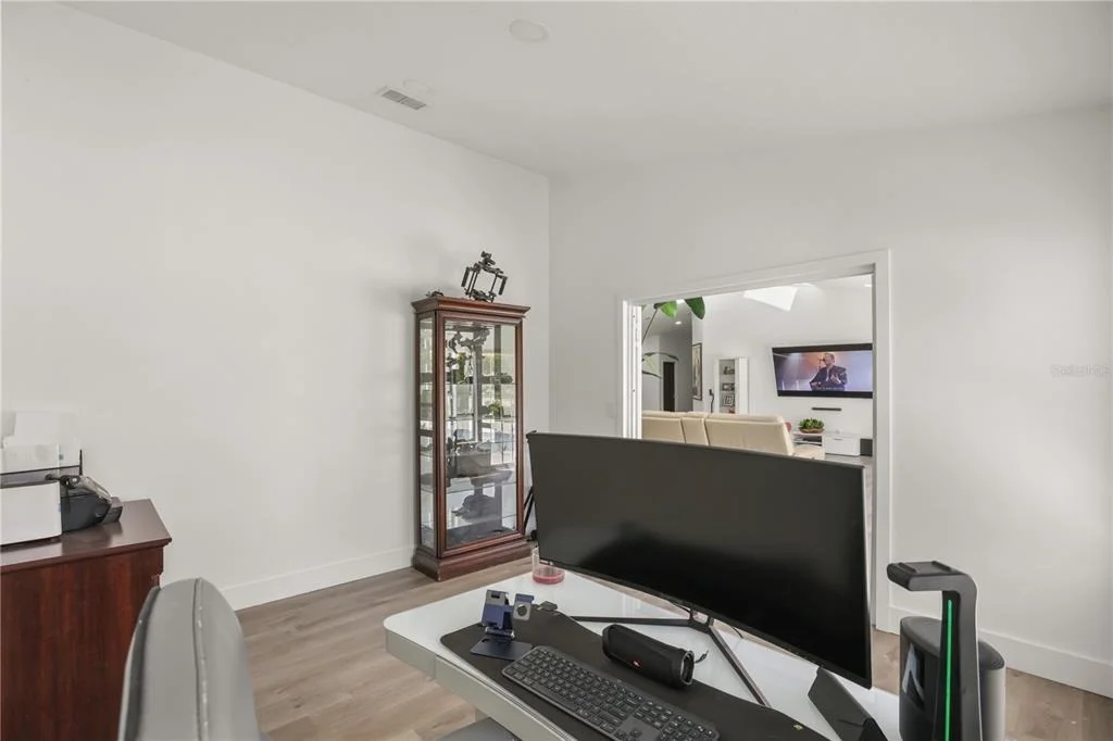 Photo of 1 CUNNINGHAM LANE
