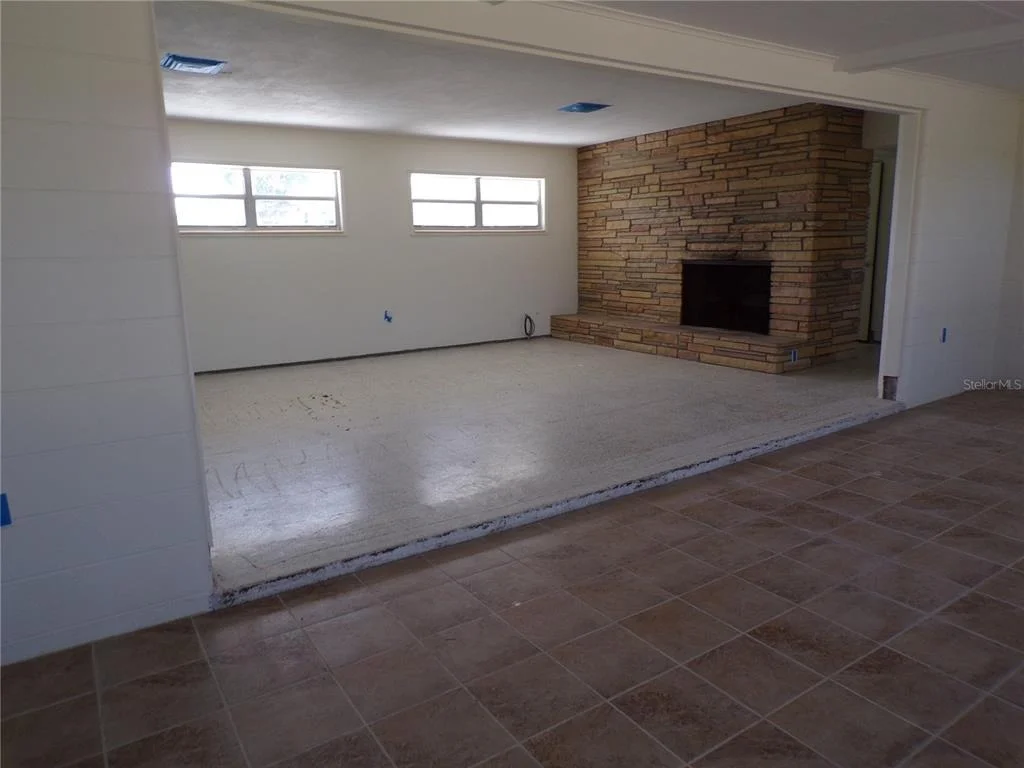 Photo of 1124 SUNSET DRIVE