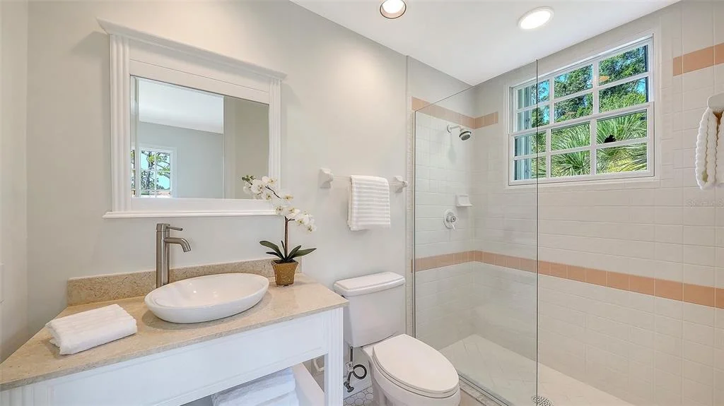 Photo of 916 MACEWEN DRIVE