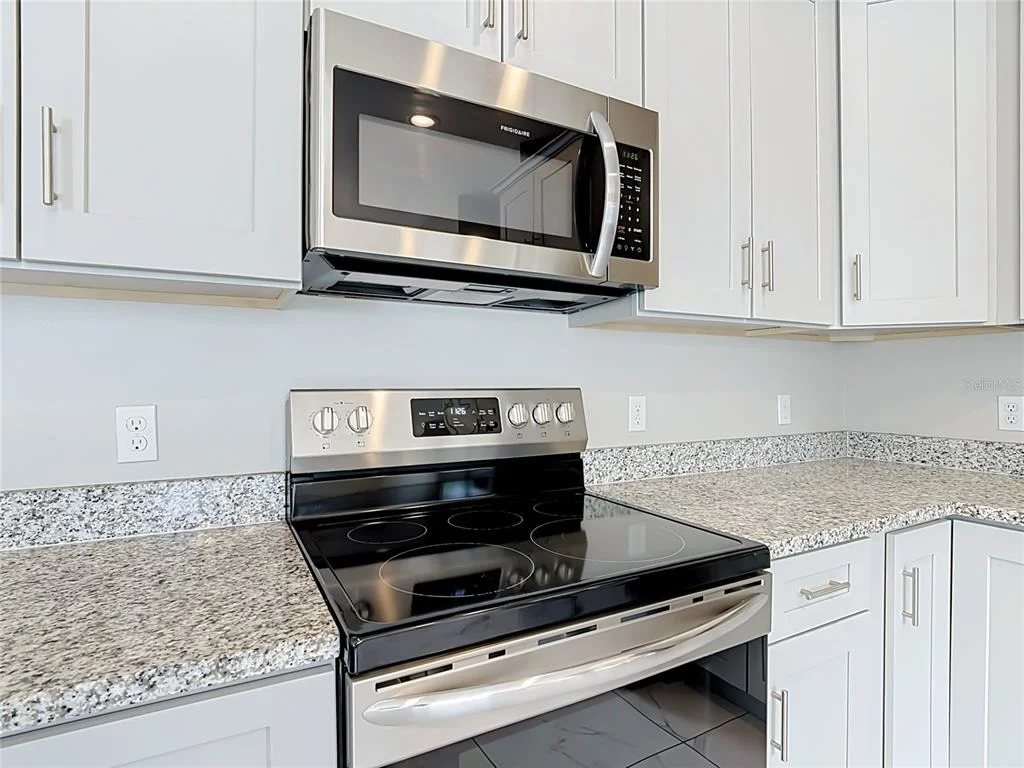 Photo of 106 OAK CIRCLE