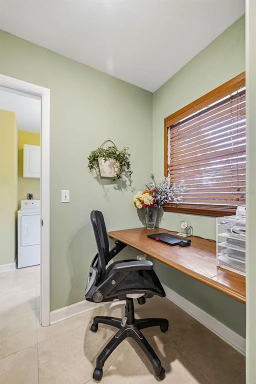 Photo of 894 JOAN STREET