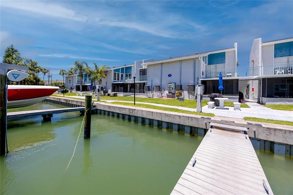 Photo of Unit F at 159 MEDALLION BOULEVARD