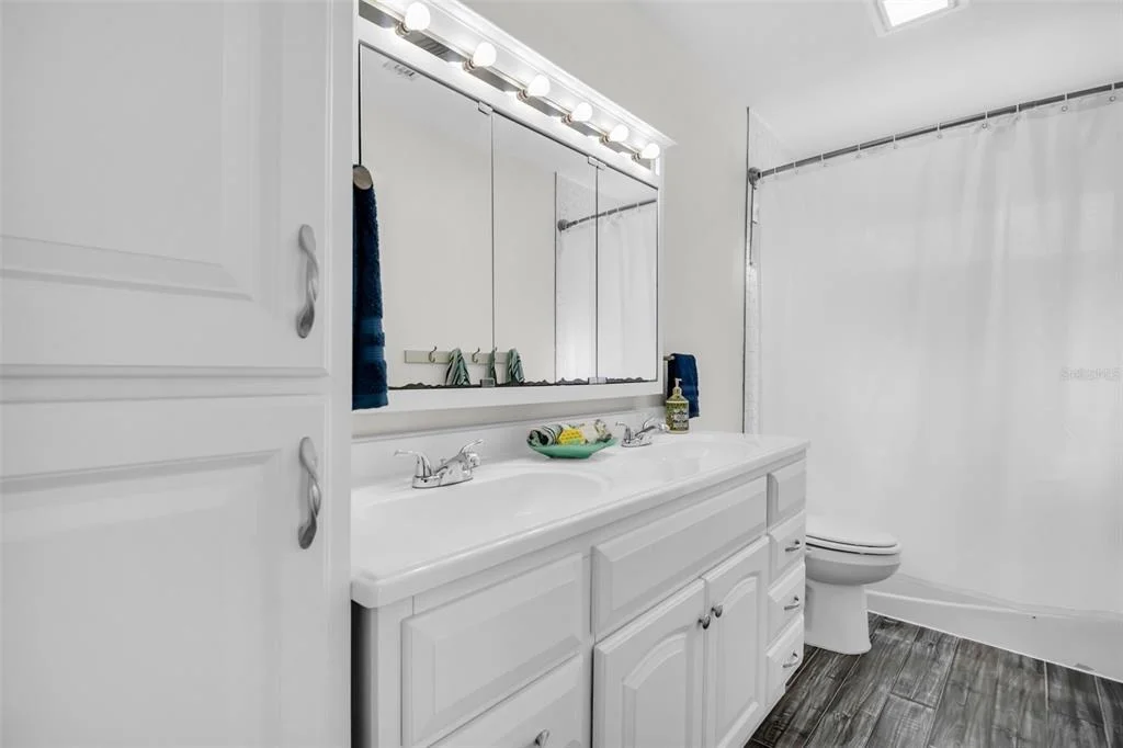 Photo of 810 WARREN ROAD