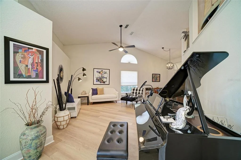 Photo of 6604 STONE RIVER ROAD