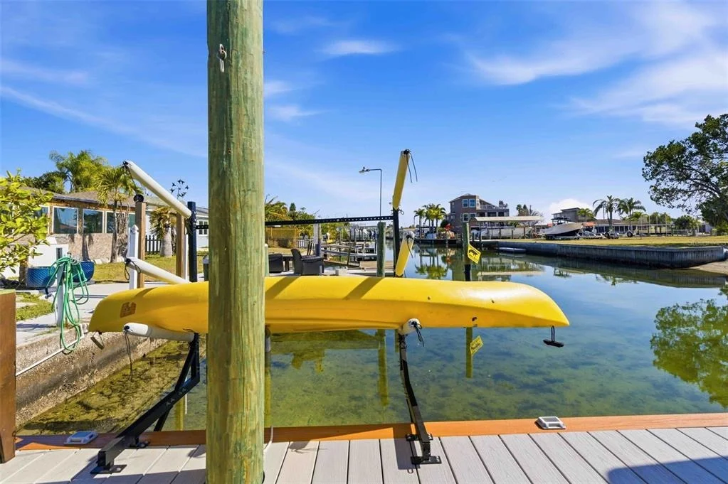 Photo of 6424 BOATYARD DRIVE