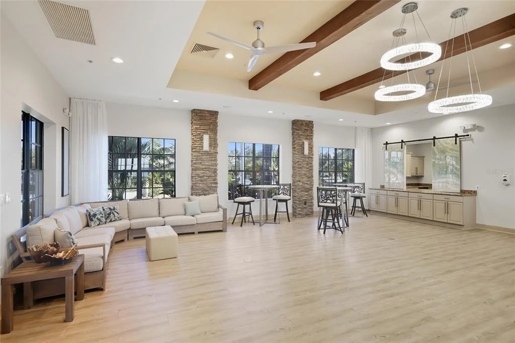 Photo of 921 RIVERSCAPE STREET