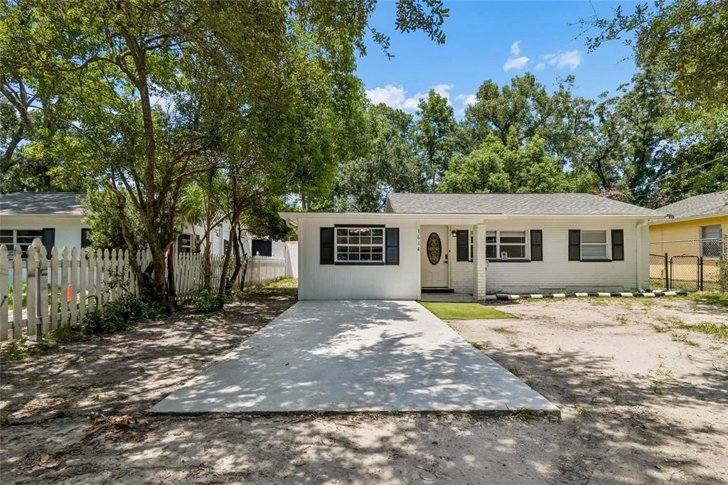 Photo of 1614 E MAPLE AVENUE