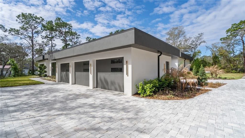 Photo of 1447 BIRD ROAD