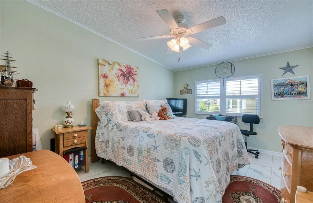 Photo of 214 DOLPHIN DRIVE N