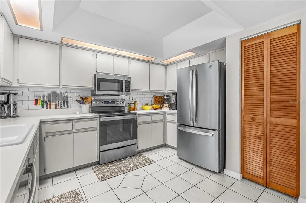 Photo of 285 BAYRIDGE COURT