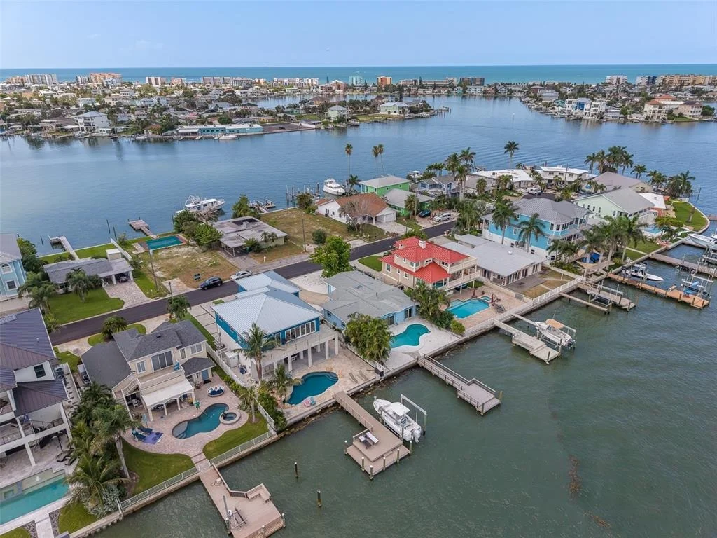 Photo of 814 BAY POINT DRIVE