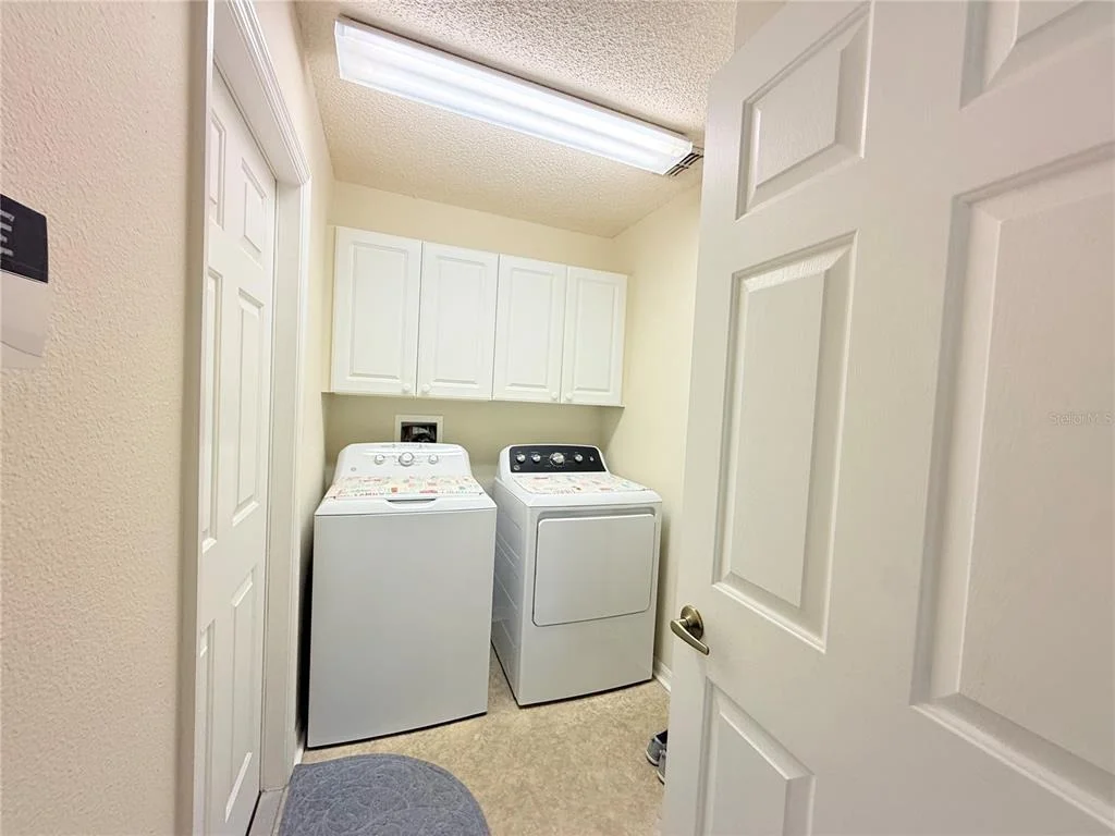 Photo of 265 CENTER OAK CIRCLE