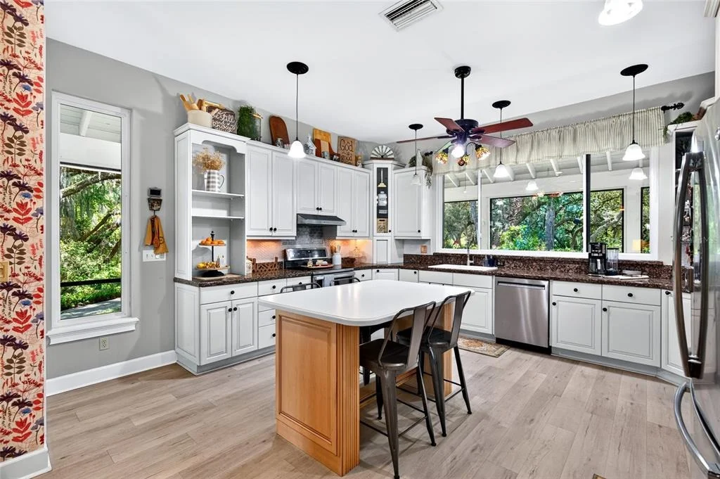 Photo of 9945 REDS LANE