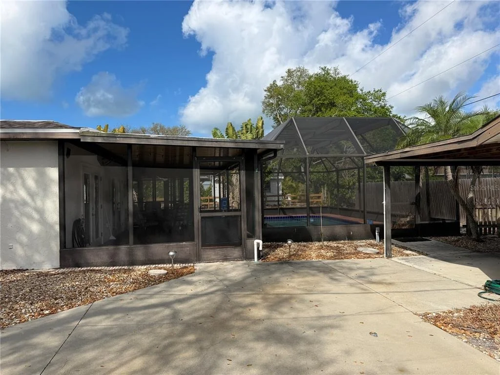 Photo of 1500 CREST DRIVE