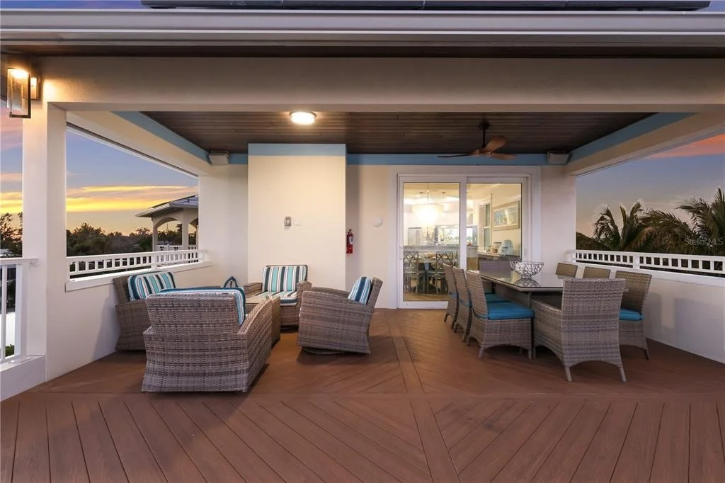 Photo of 313 HAMMOCK CIRCLE