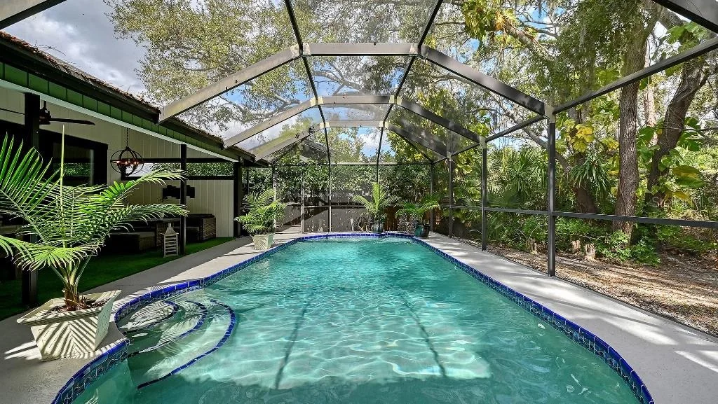 Photo of 721 FORESTVIEW DRIVE