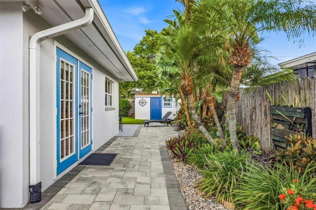 Photo of 894 JOAN STREET