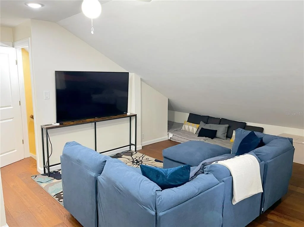 Photo of 1426 RIVERSIDE DRIVE