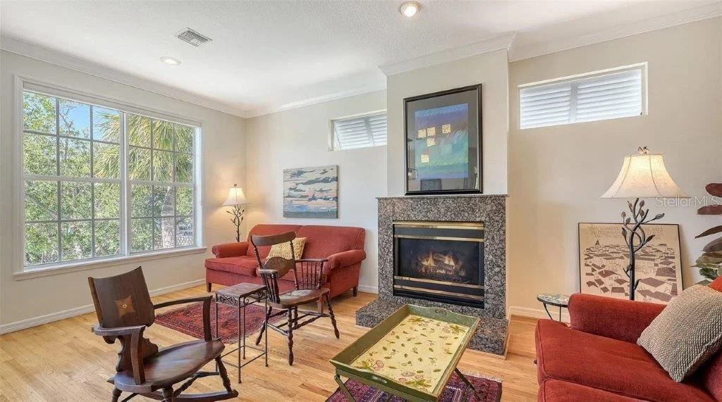 Photo of 4922 COMMONWEALTH DRIVE