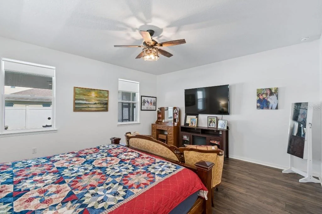 Photo of 1101 LONE PALM WAY
