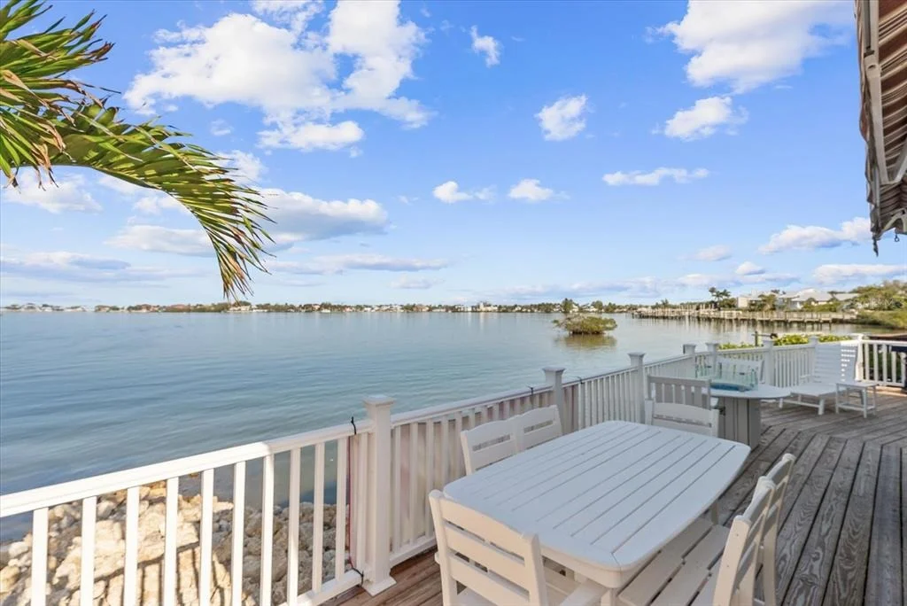 Photo of 33 N STARBOARD DRIVE