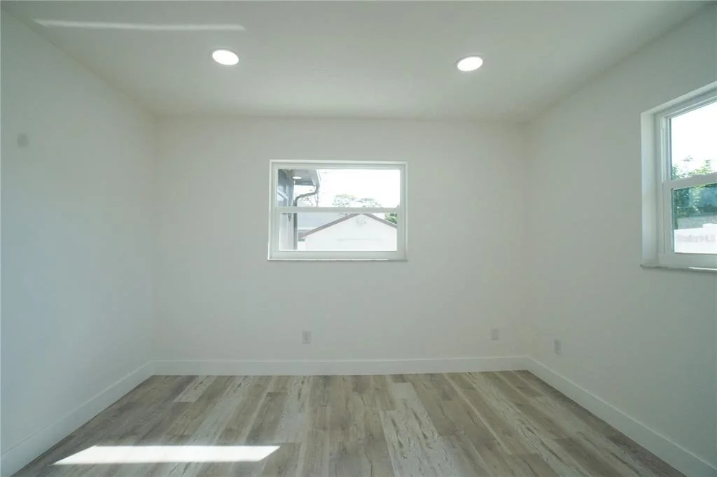Photo of 1461 ROYAL ROAD