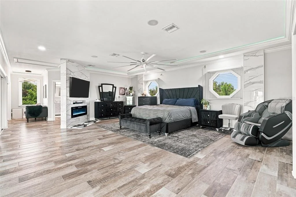 Photo of 2424 HARBOUR DRIVE