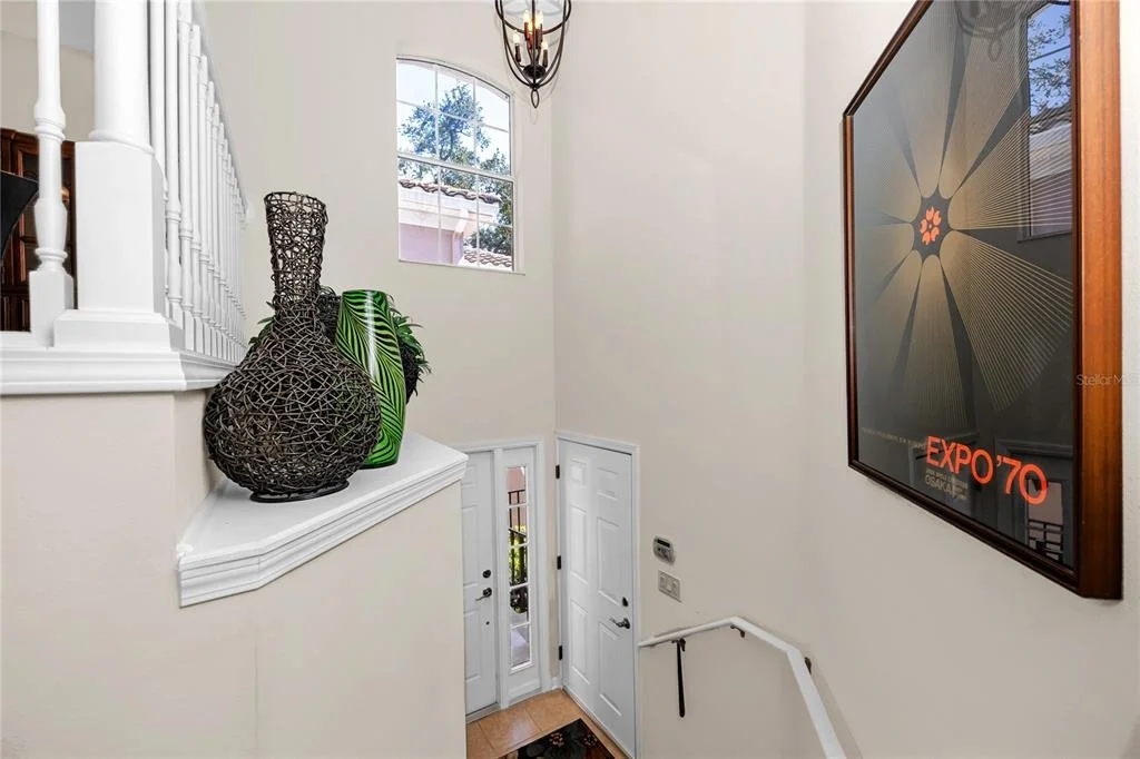 Photo of 894 LANTERN WAY