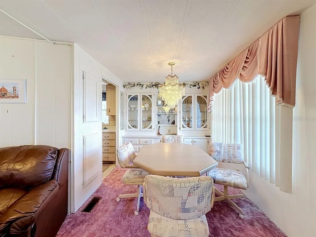Photo of 176 SUNSET DRIVE