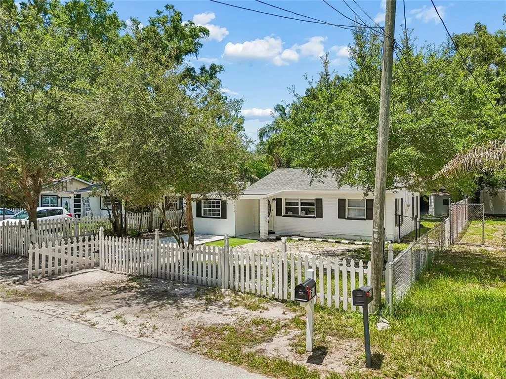 Photo of 1614 E MAPLE AVENUE