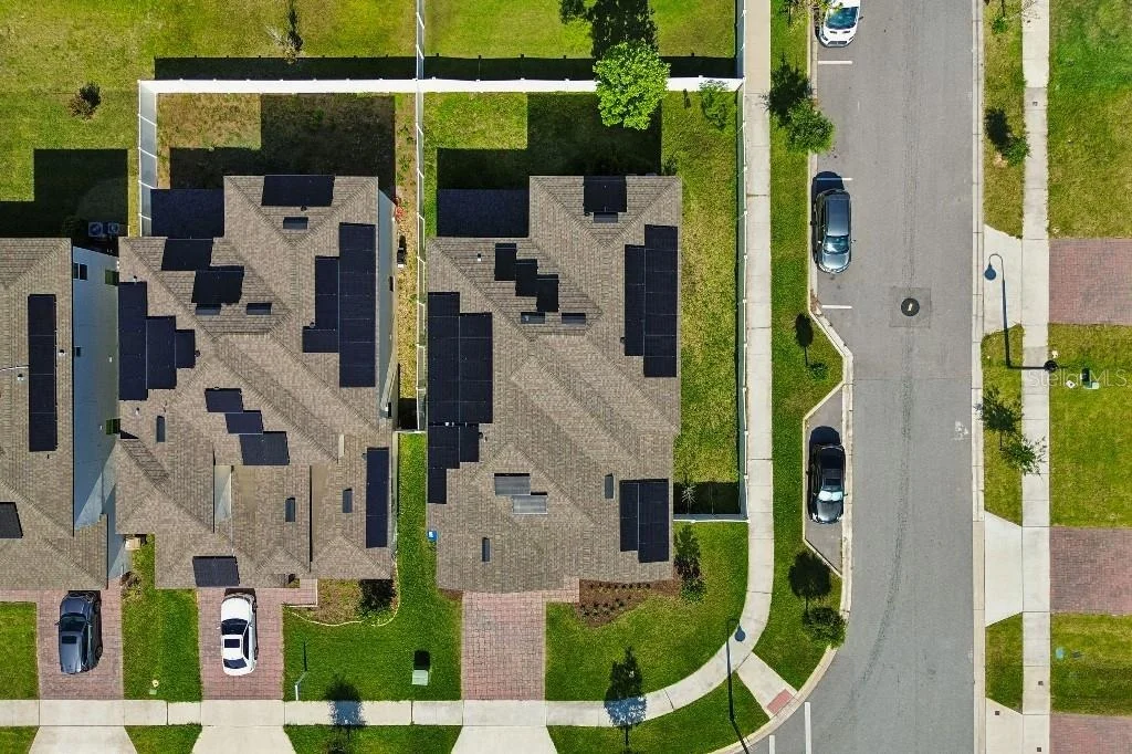 Photo of 1101 LONE PALM WAY