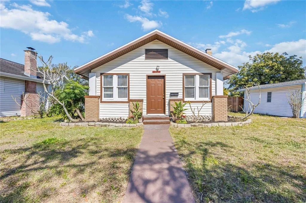 Photo of 2710 3RD AVENUE W