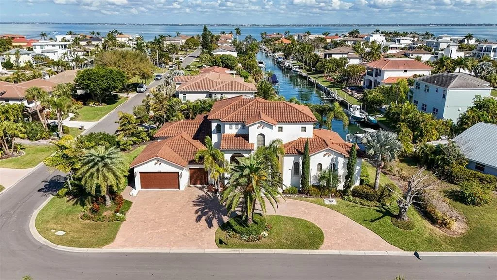 Photo of 1005 BOGEY LANE