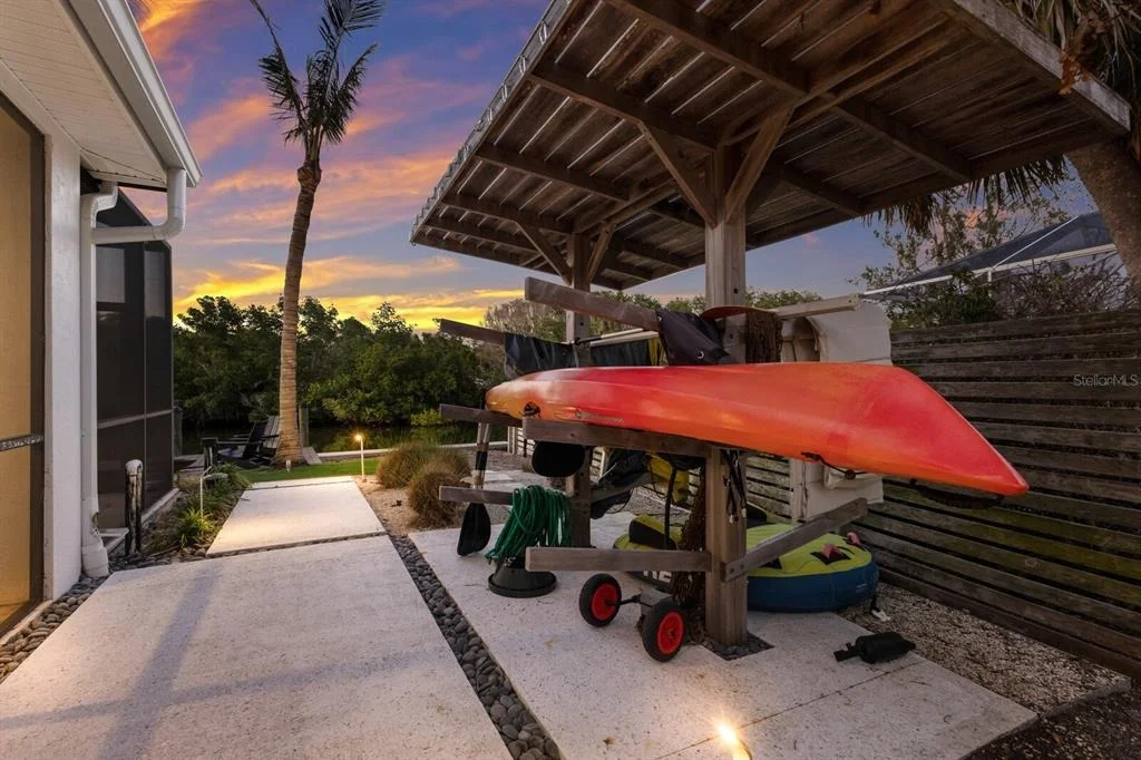 Photo of 238 ISLAND CIRCLE