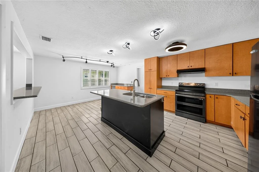 Photo of 986 LEXINGTON DRIVE
