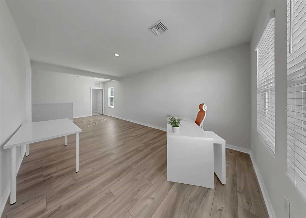 Photo of 16454 WOODSIDE GLEN