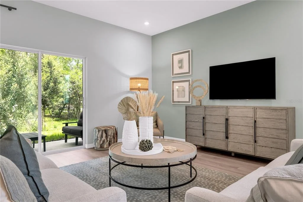 Photo of 823 PEBBLE CREST LANE