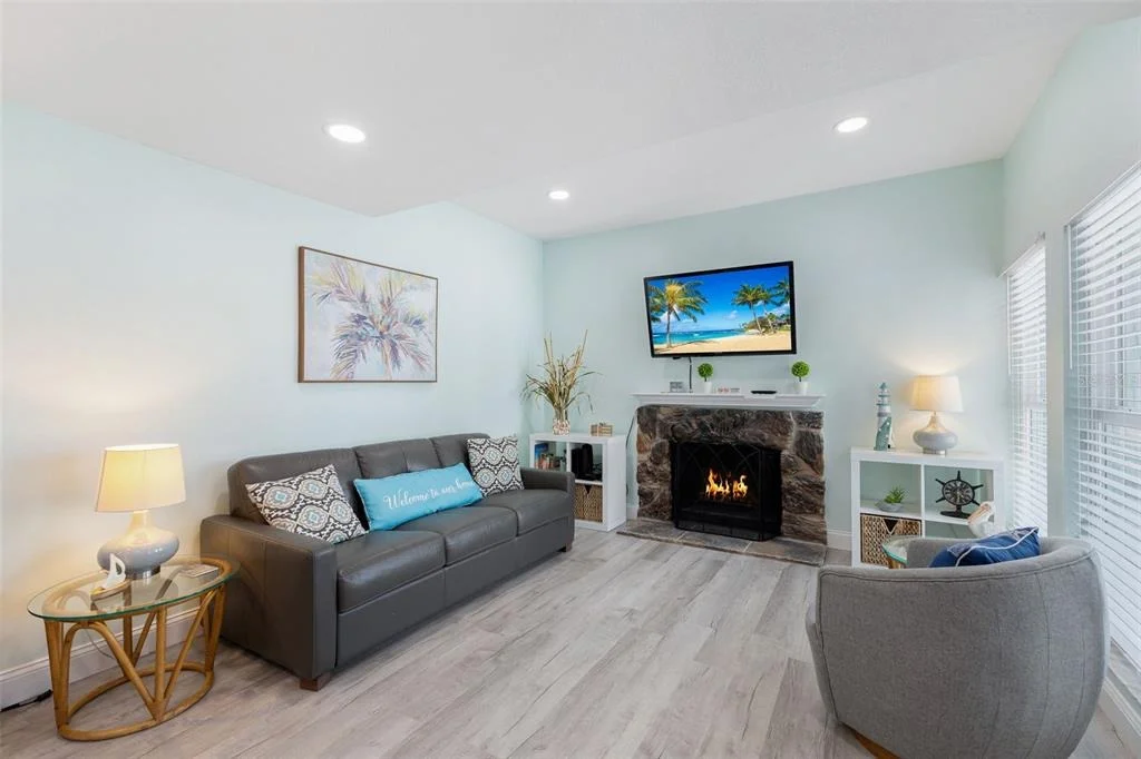 Photo of Unit G at 337 REX PLACE