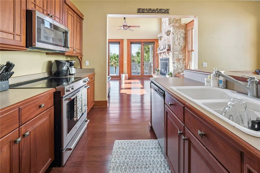 Photo of 1410 SE MAGNOLIA DRIVE