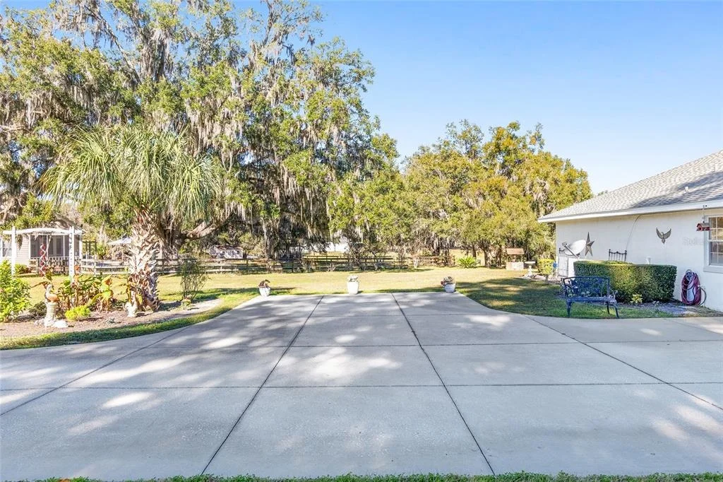 Photo of 999 NE 120 PLACE