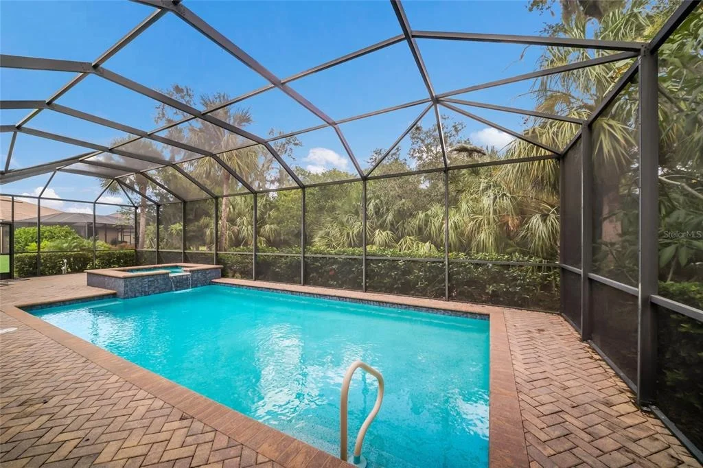 Photo of 921 RIVERSCAPE STREET