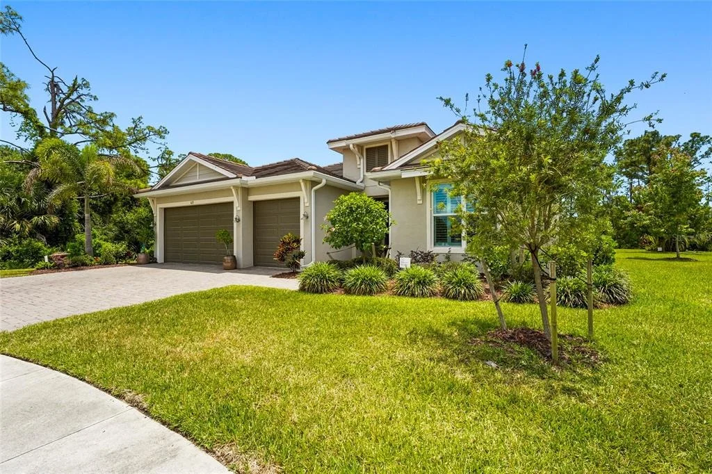 Photo of 617 MISTIFLOWER CIRCLE