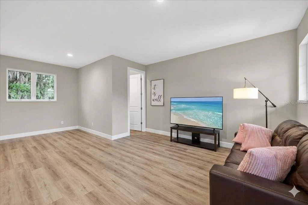Photo of 1208 SUNSET LANE
